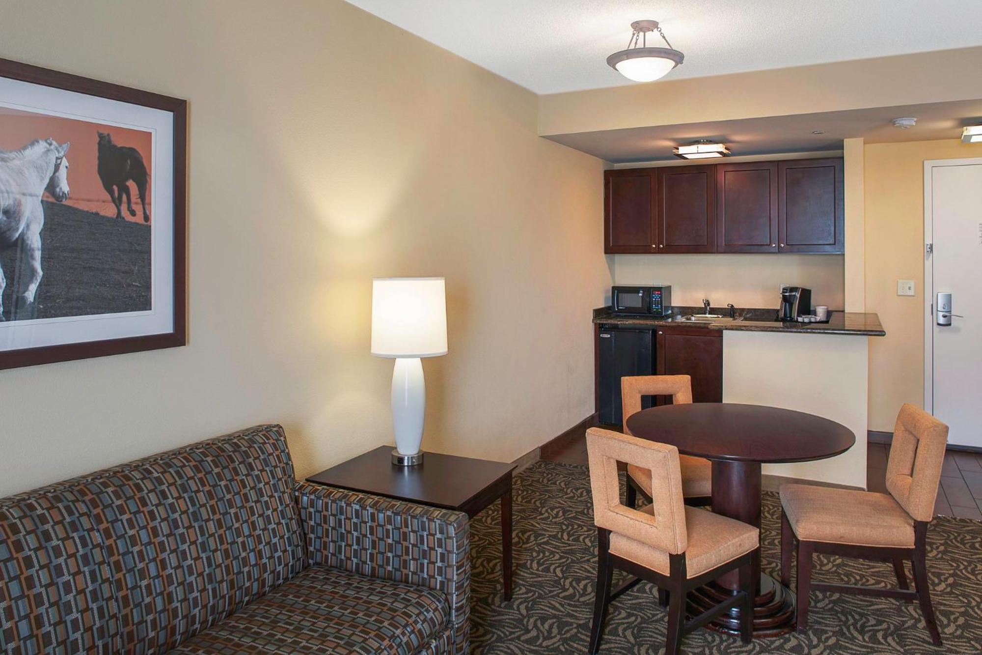 Holiday Inn Ardmore By Ihg Bagian luar foto