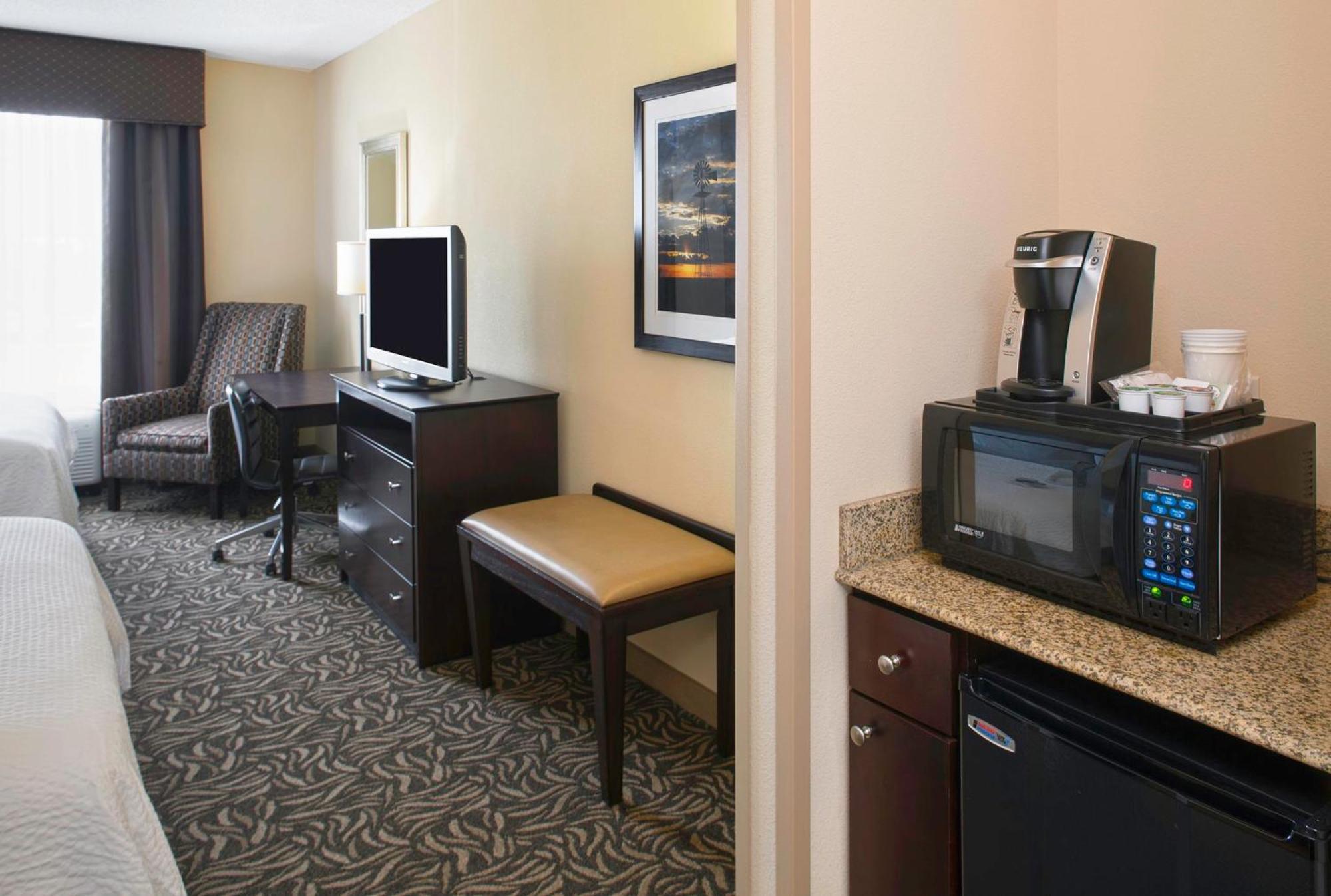 Holiday Inn Ardmore By Ihg Bagian luar foto